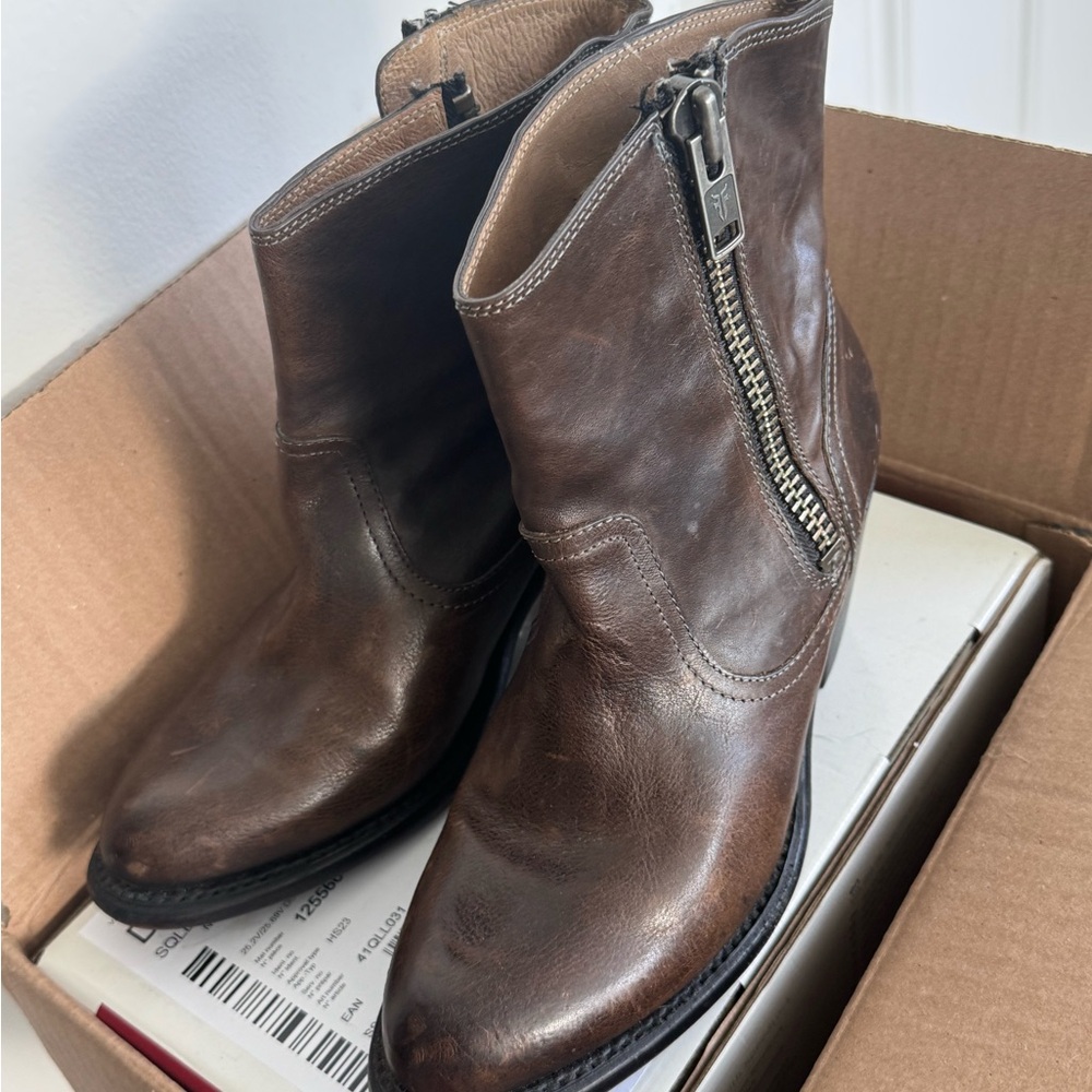 Brown Leather Ankle Boots with Zipper